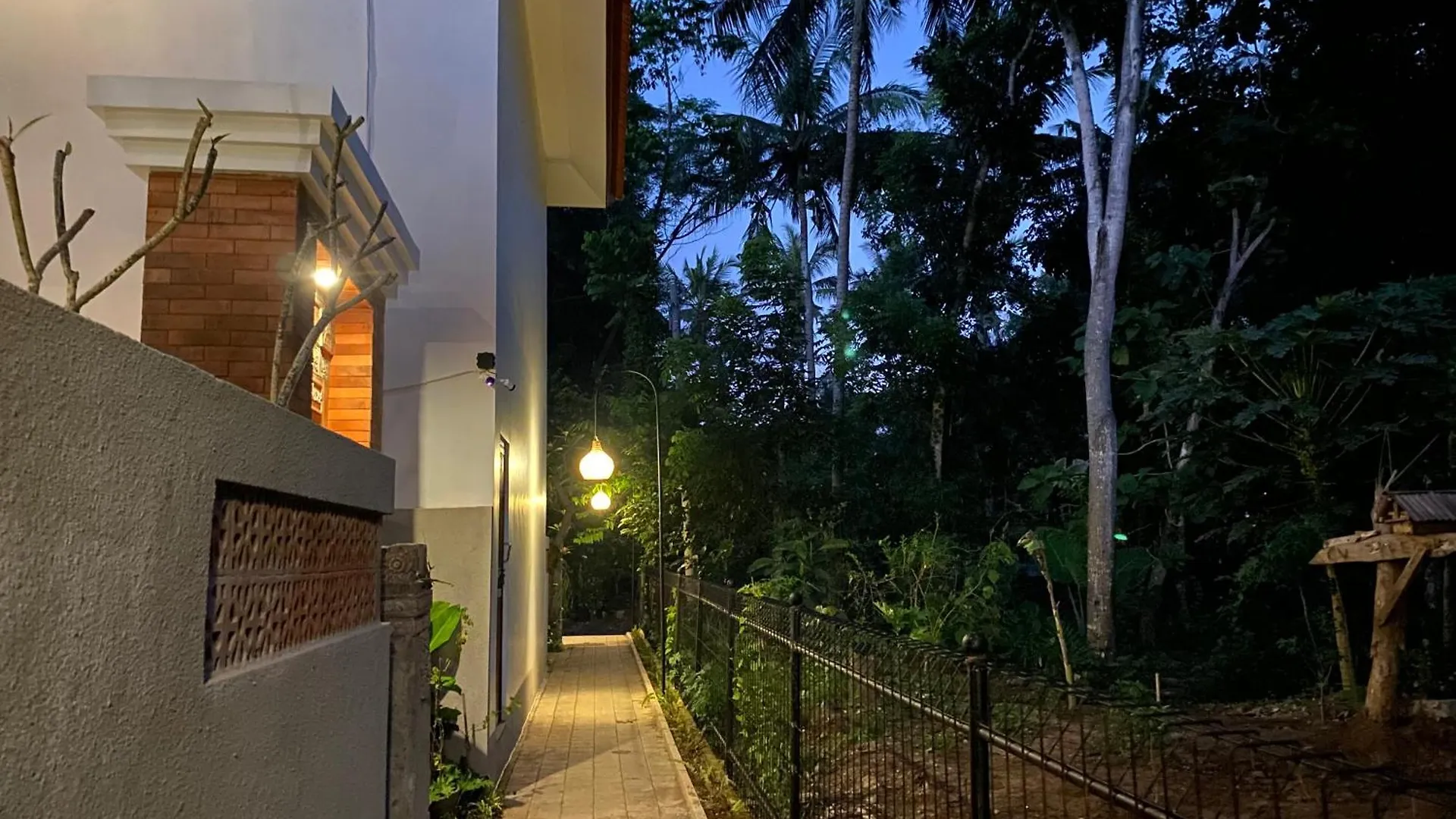 Lägenhetshotell Ningmas Residence 203 Ubud Indonesien